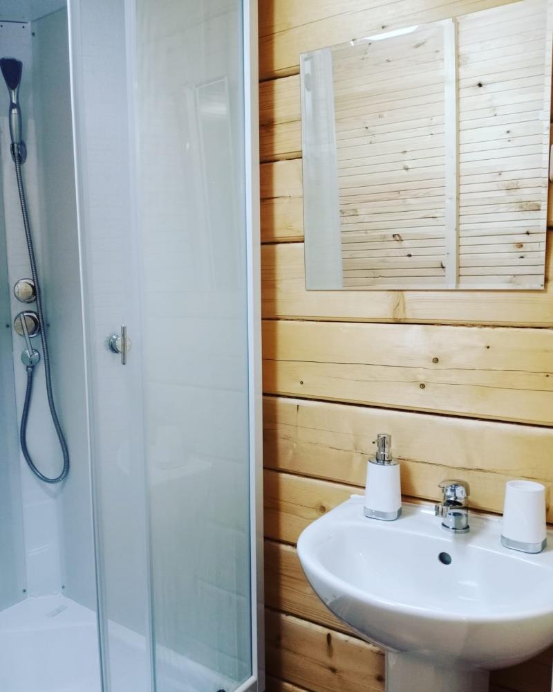 2-хместный домик с панорамным окном