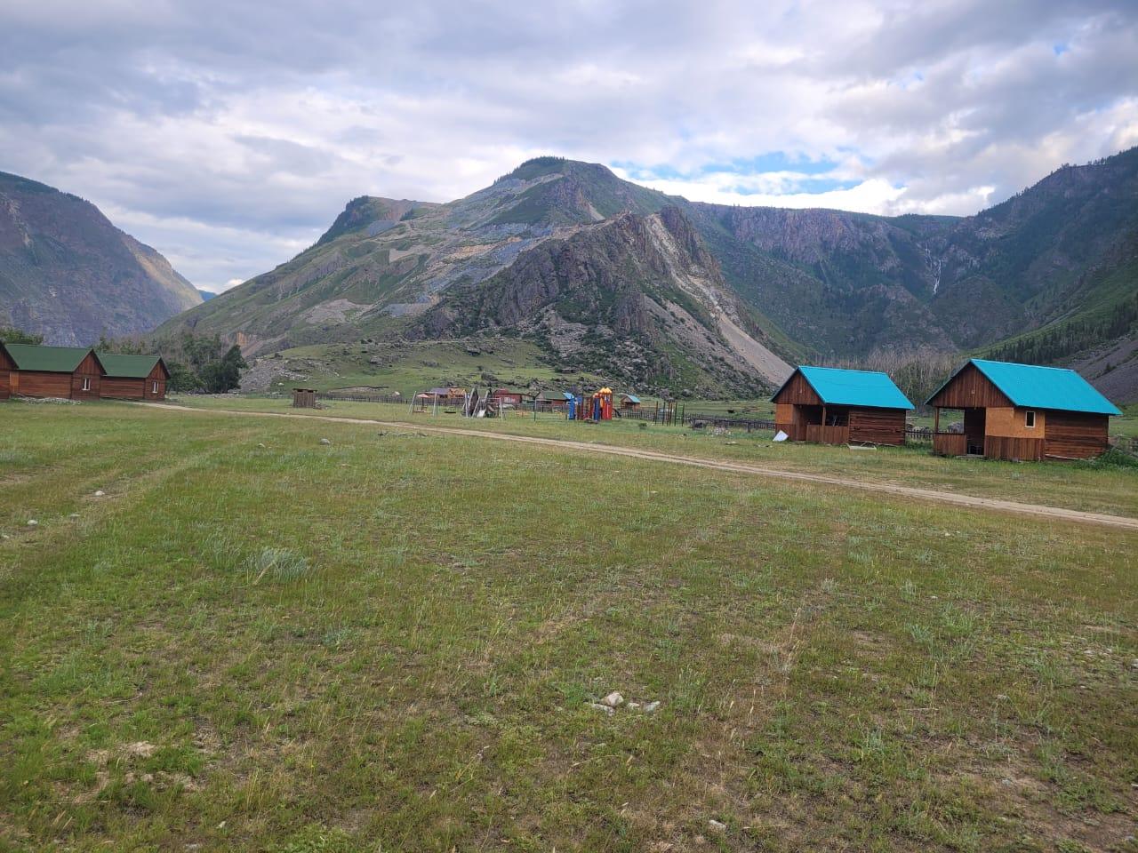 База отдыха "Эзен" на Алтае в долине Чулышмана
