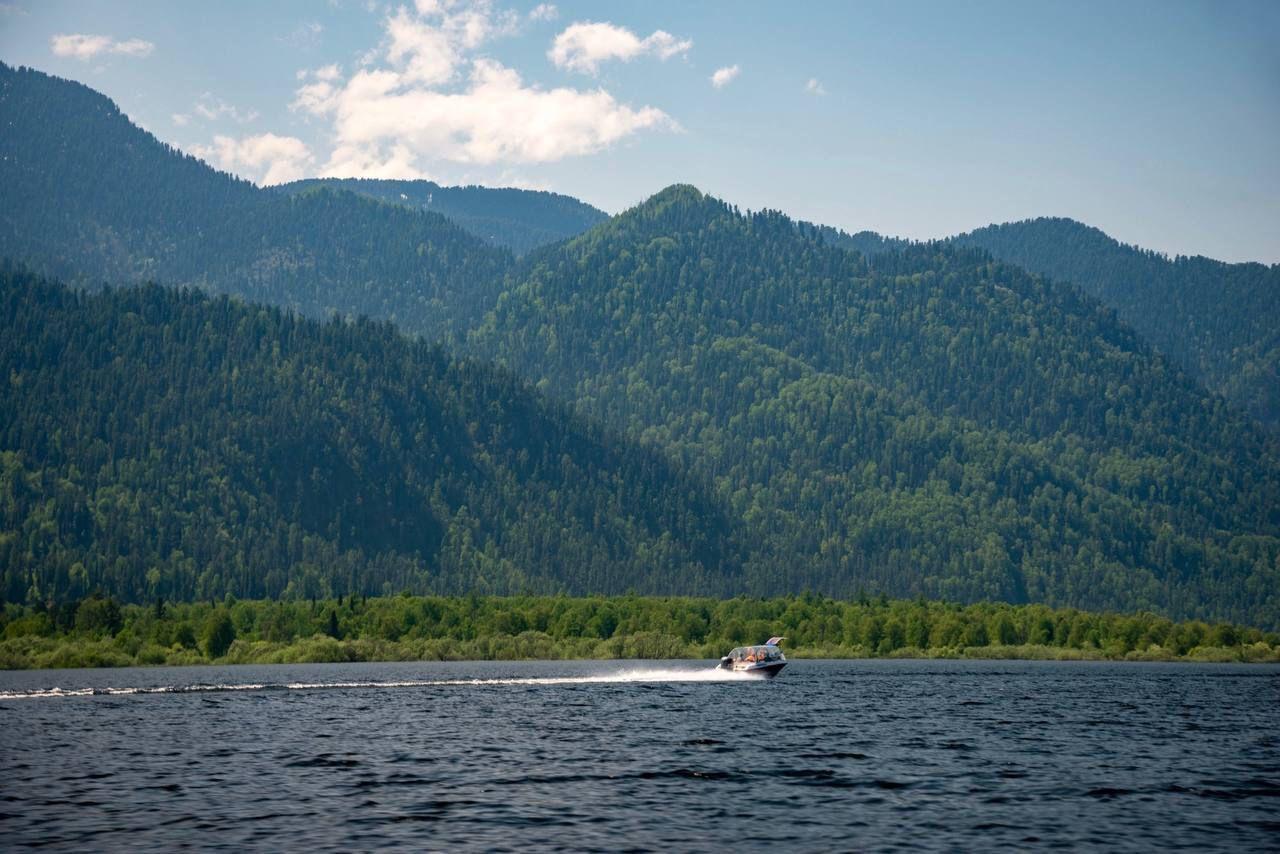 Тур по Телецкому озеру на катере цена 2025