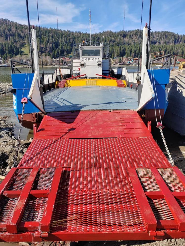 Паром Сириус через Телецкое озеро из Артыбаша