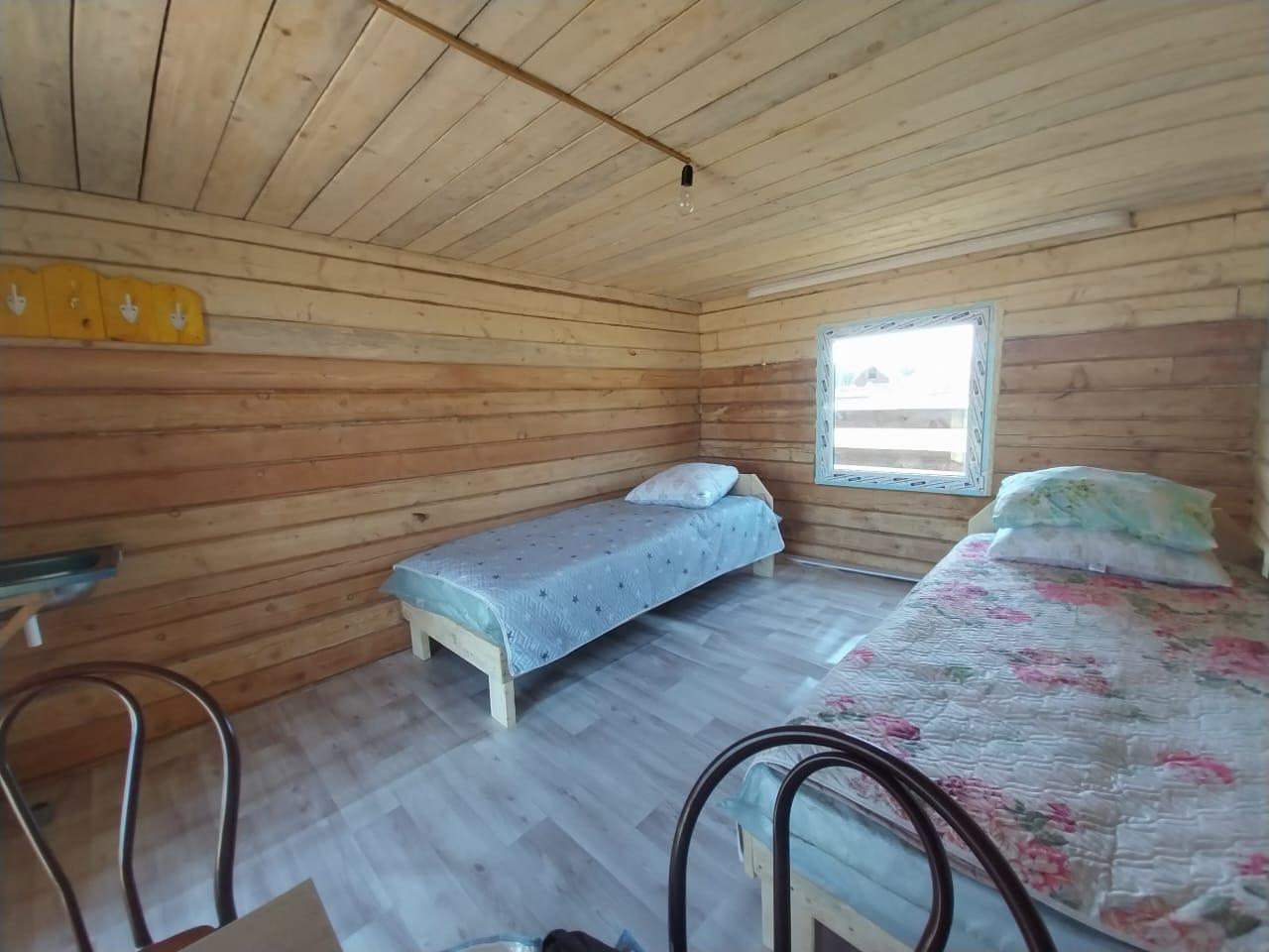 Двухместный номер с раковиной, чайником