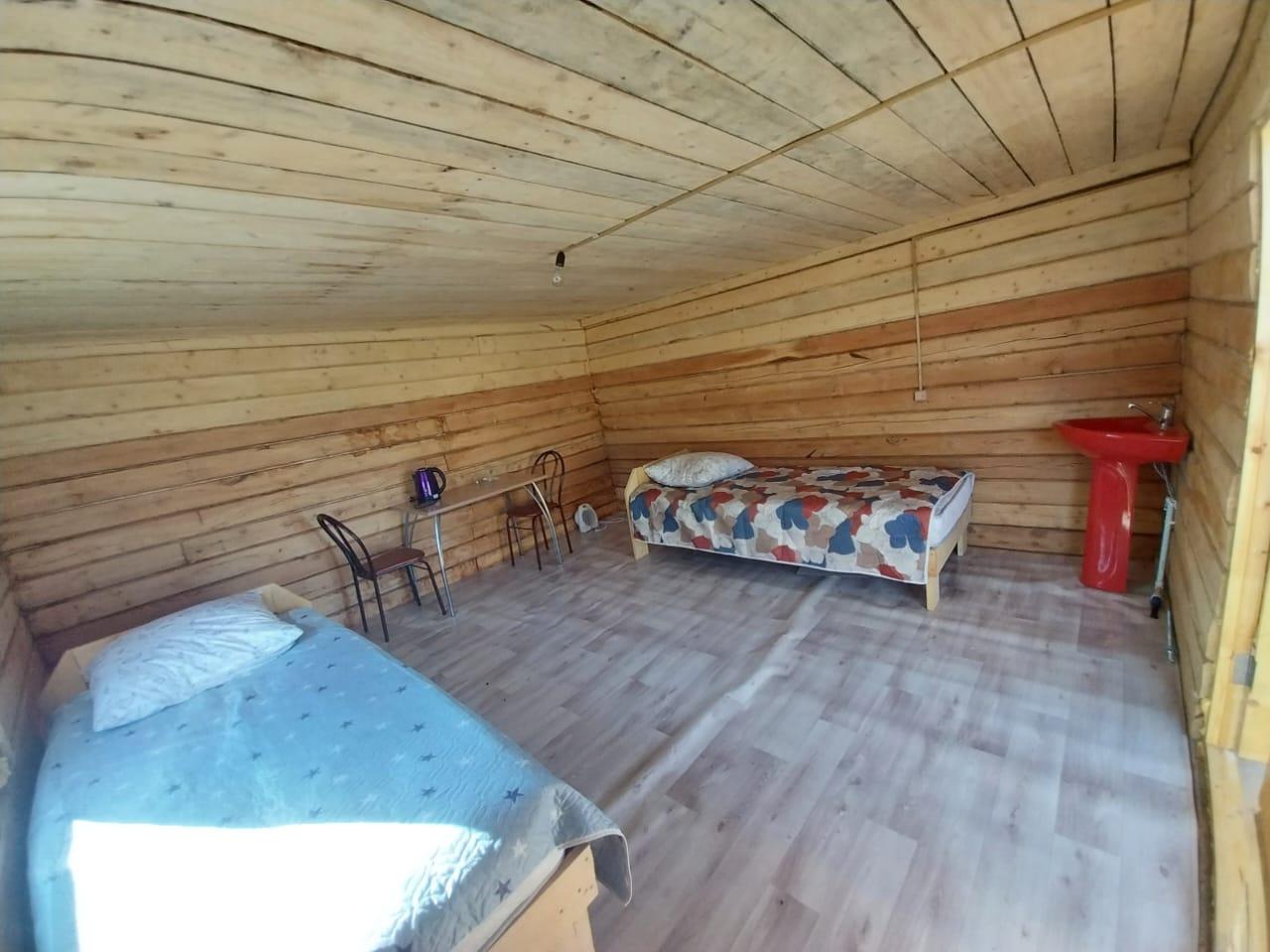 Двухместный номер с раковиной, чайником