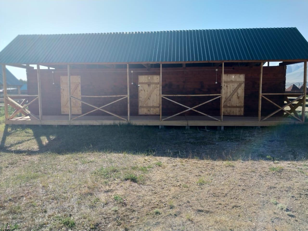 Деревянный дом из бруса на три номера