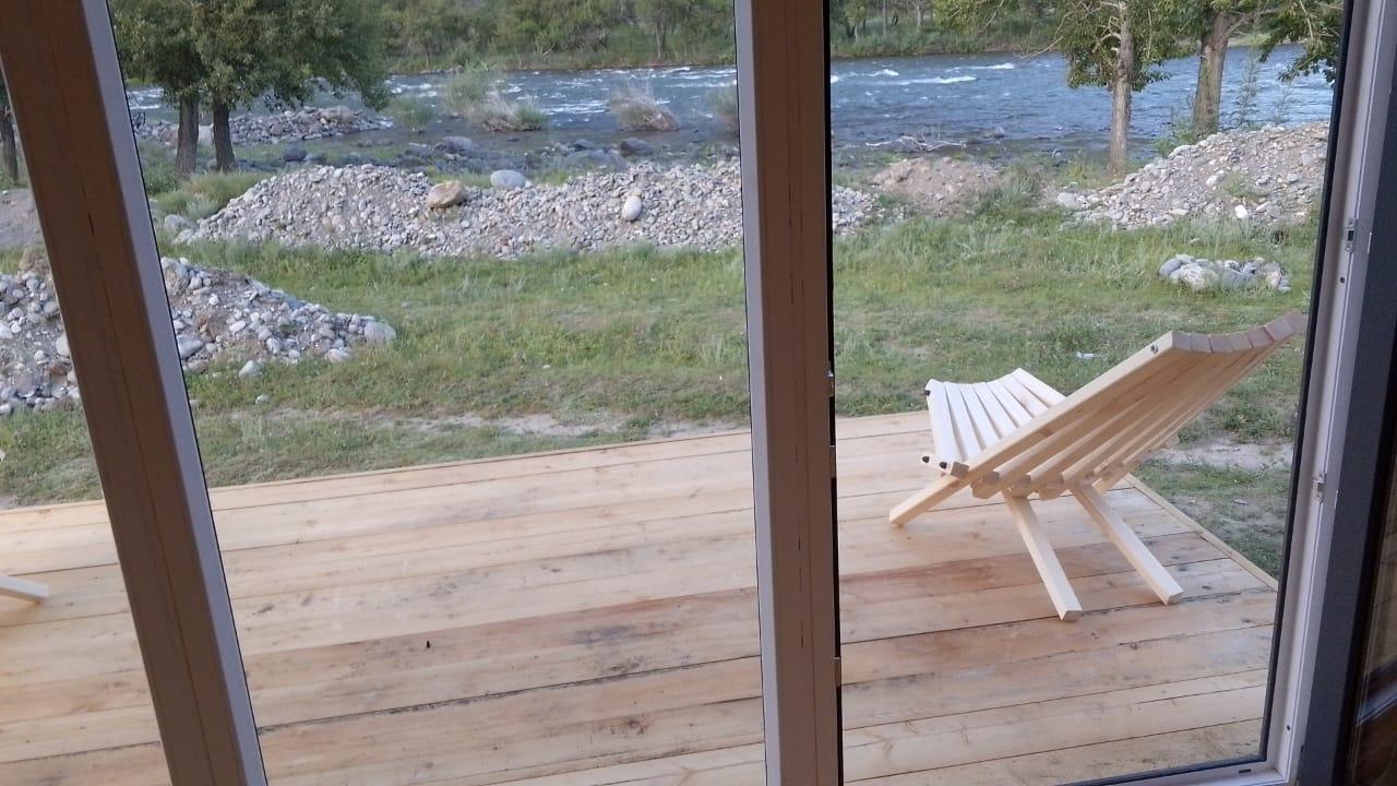 Аренда дома в Горном Алтае у реки Чулышман