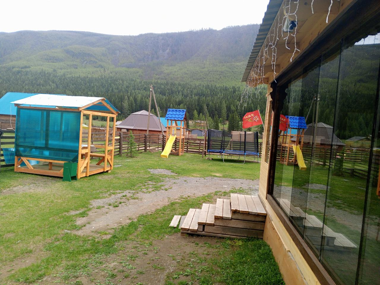 База отдыха "Сосновый двор" Акташ Алтай