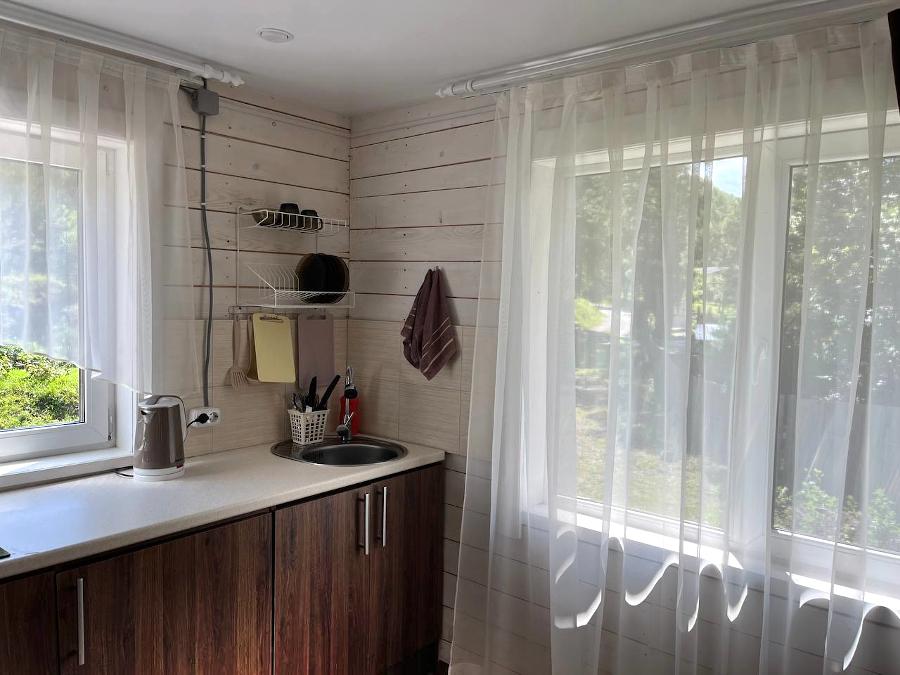 Домик на скале