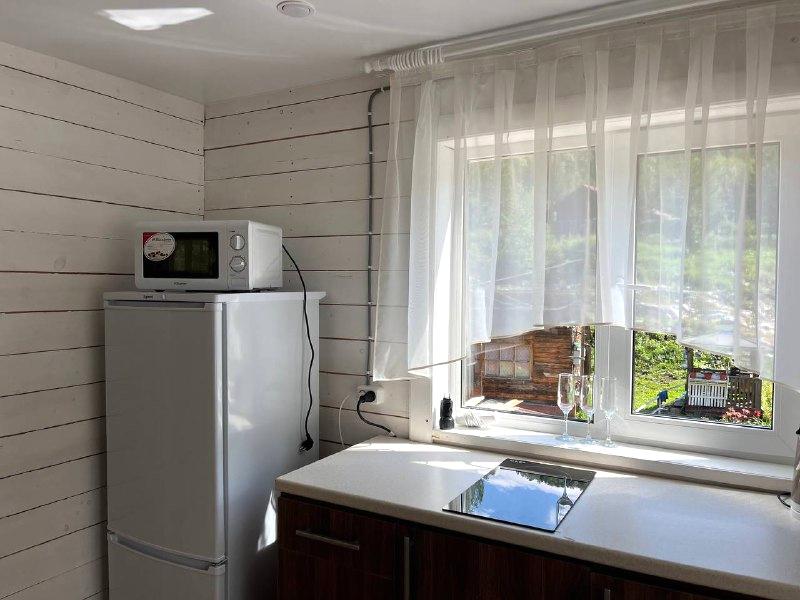 Домик на скале