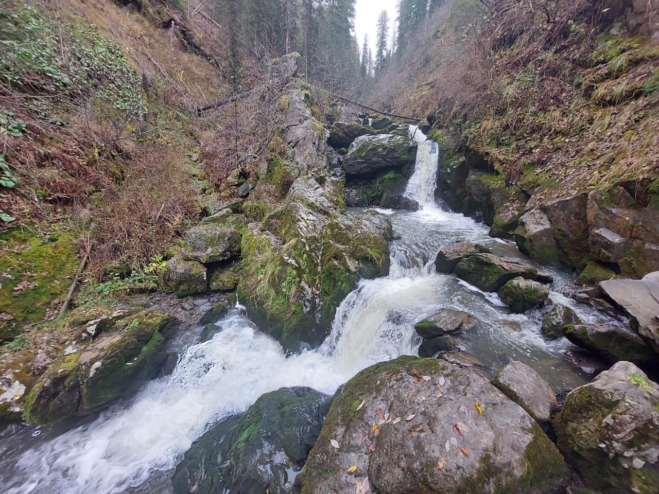 водопад Третьей речки