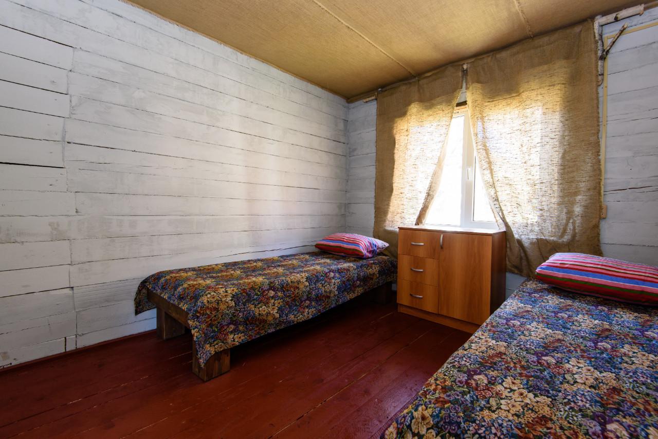 Двухкомнатный домик 4-8 мест с удобствами