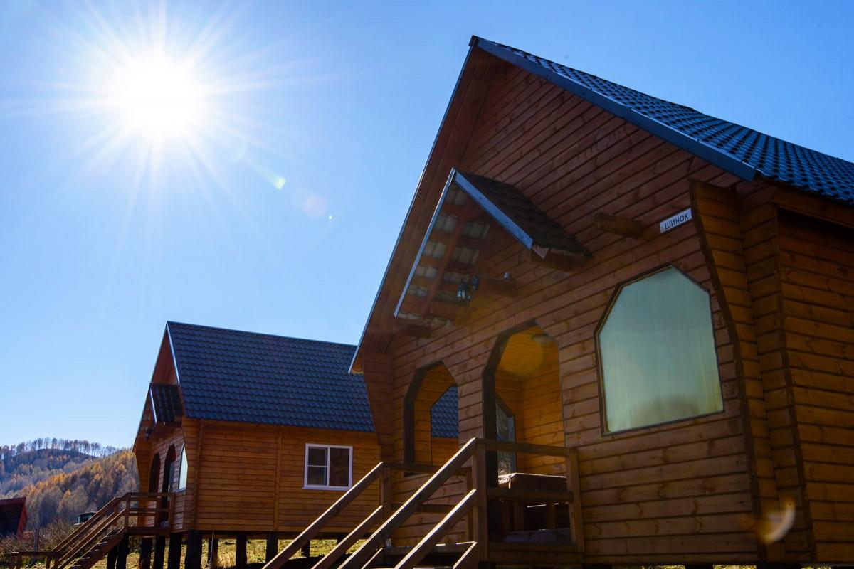 Деревянный домик на 4-8 мест с удобствами