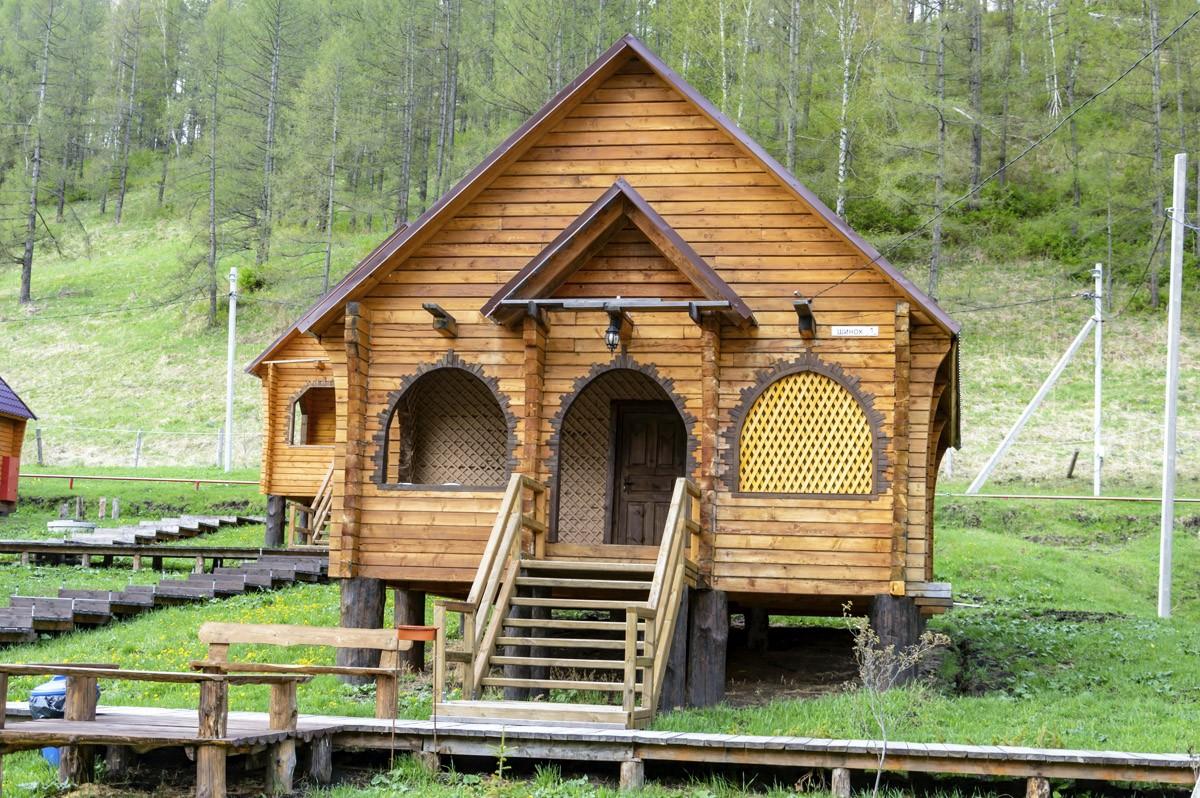 Баня у озера