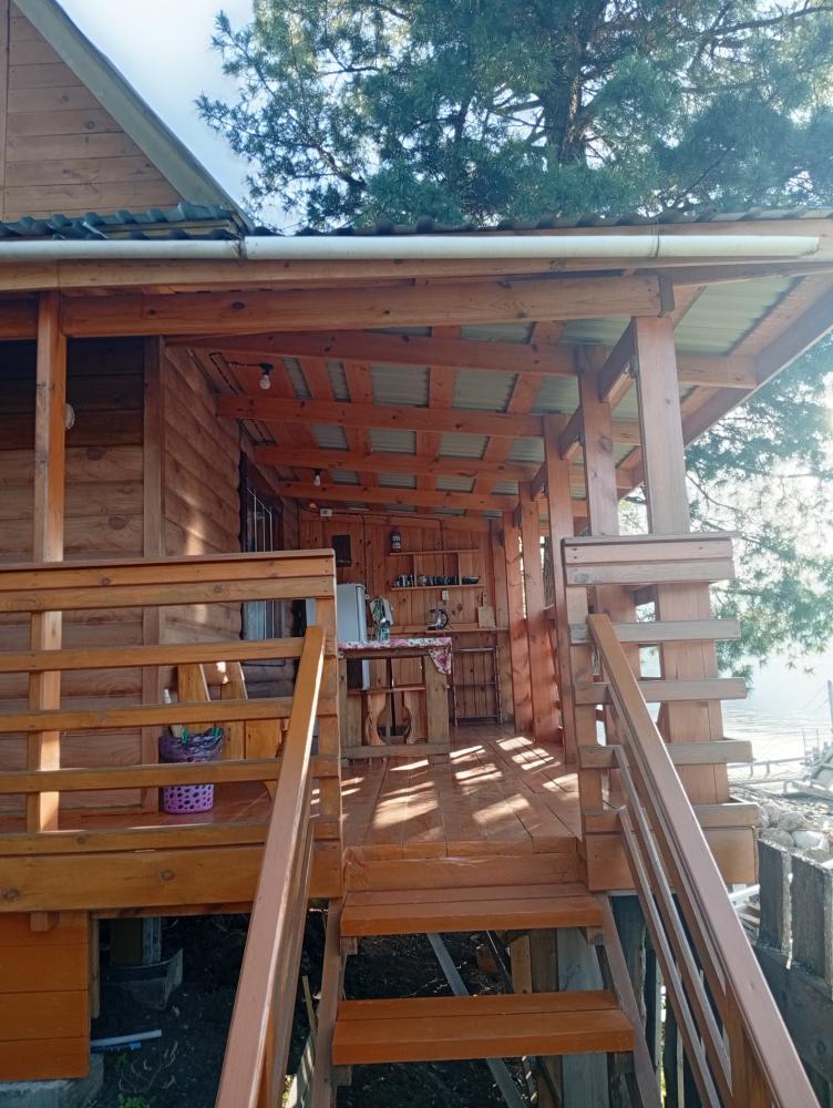 Терраса с кухней двухэтажного дома