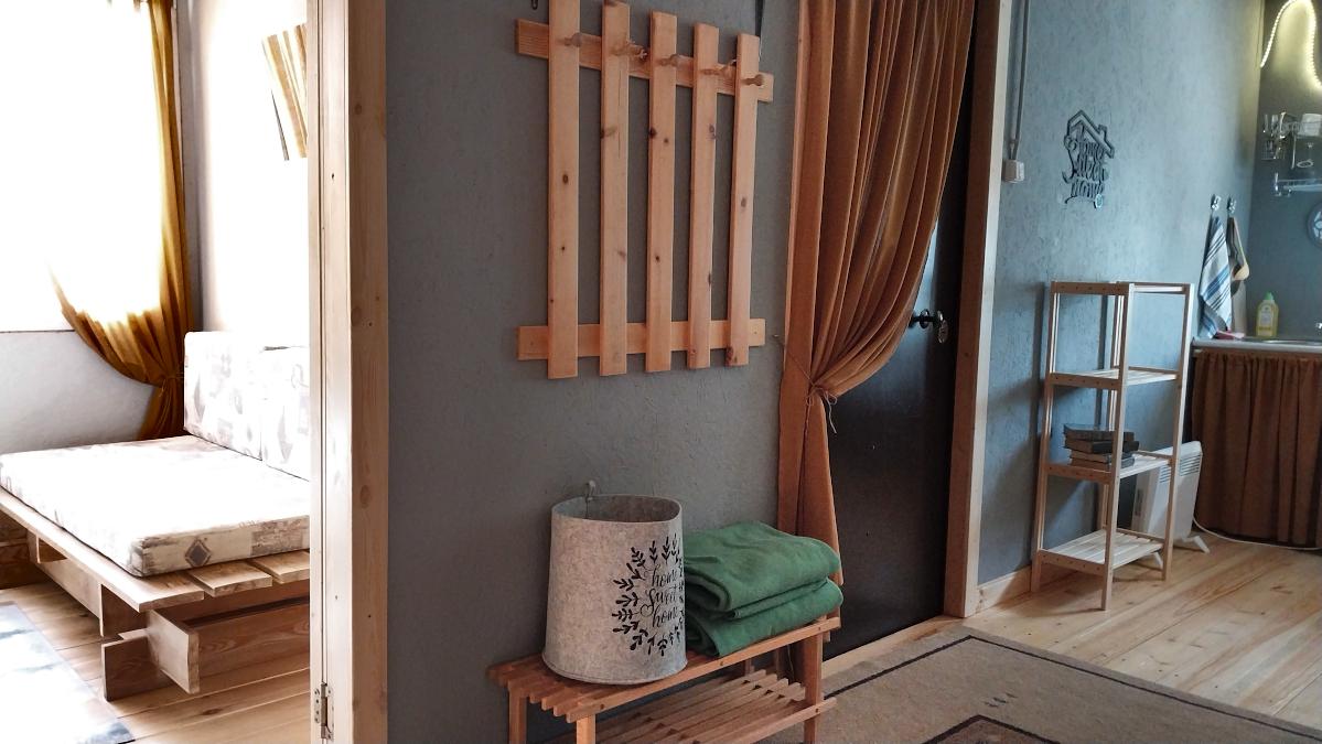 Дом №1, вход