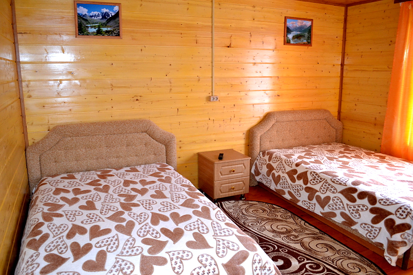 Комната с двумя 2-спальными кроватями