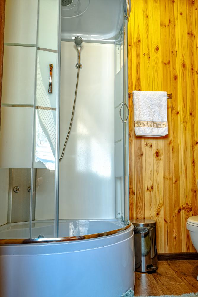 Санузел с душем с доме №2