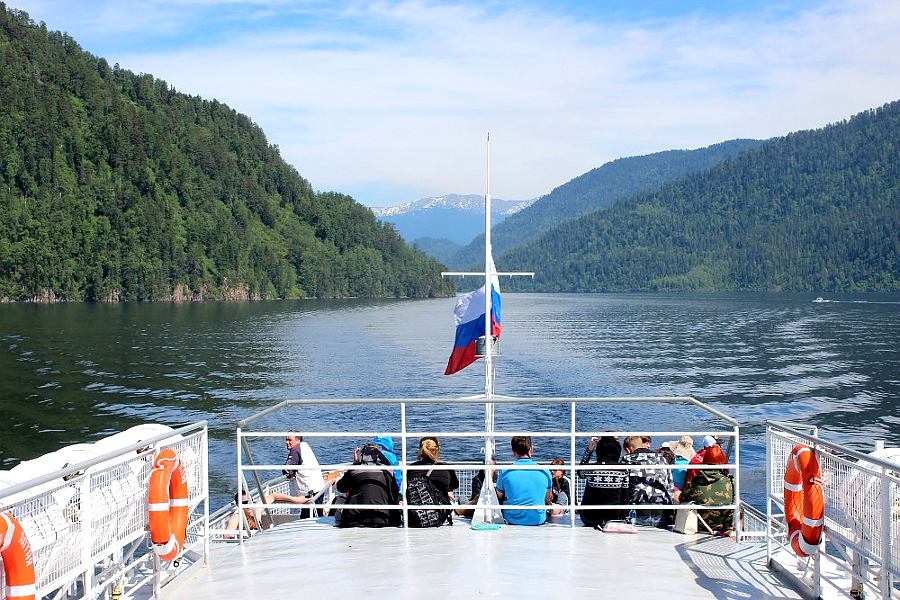 Теплоход «Пионер Алтая»