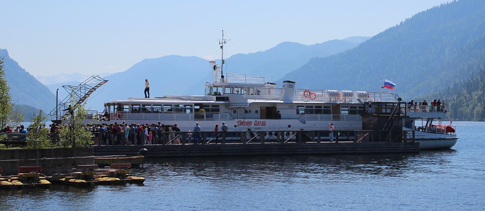 «Пионер Алтая» на причале