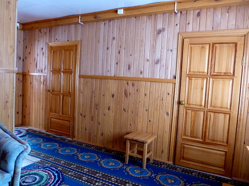 Выход из зала в комнаты