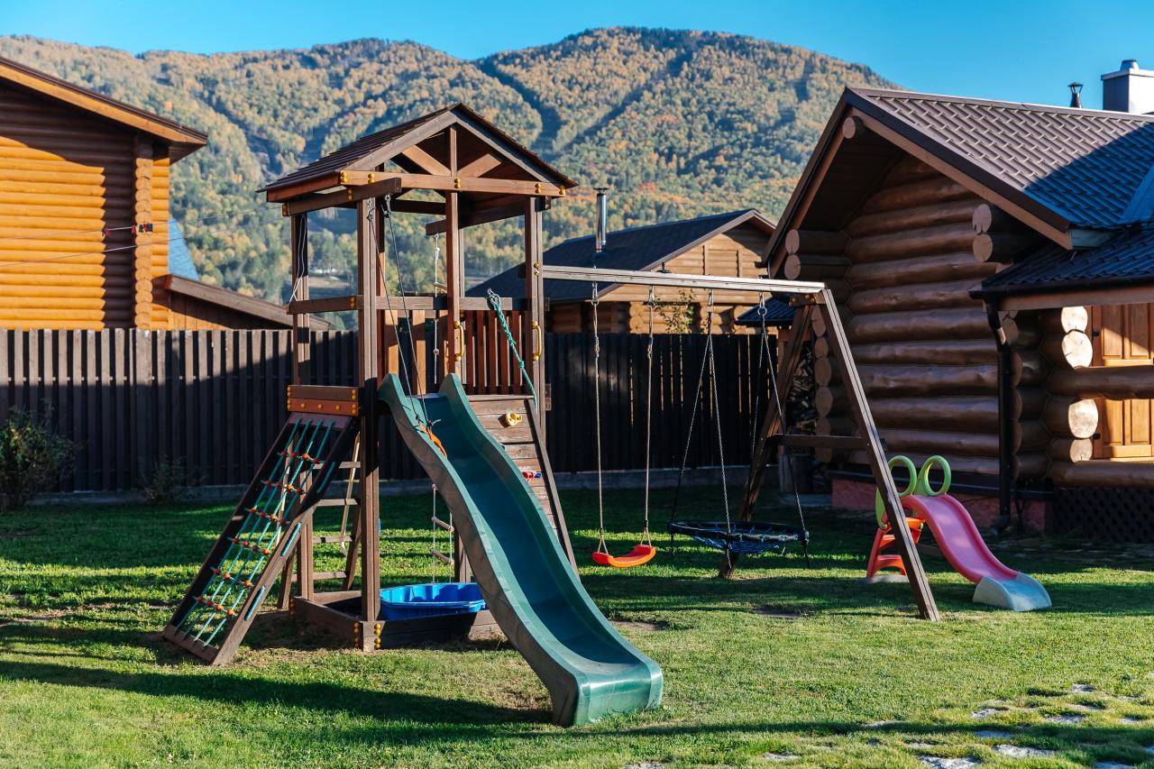 База отдыха Алтай с детской площадкой