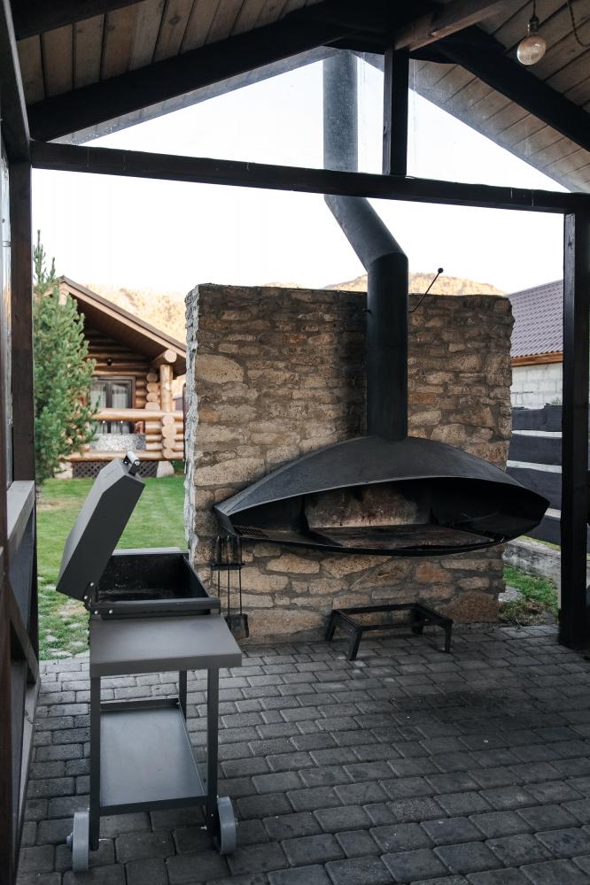 Беседка с мангальной зоной