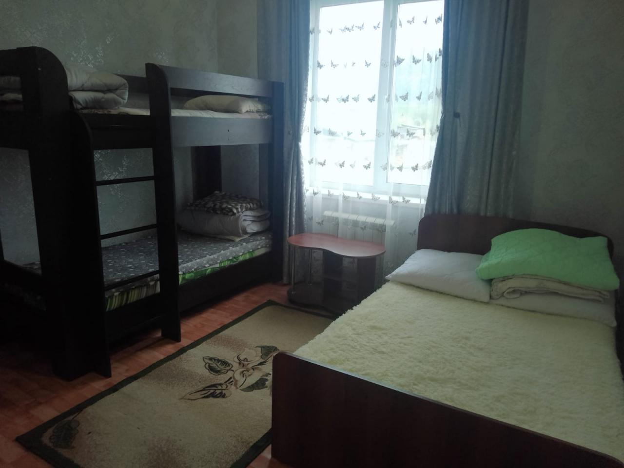 Спальня 3 с двуспальной кроватью и двухъярусной кроватью