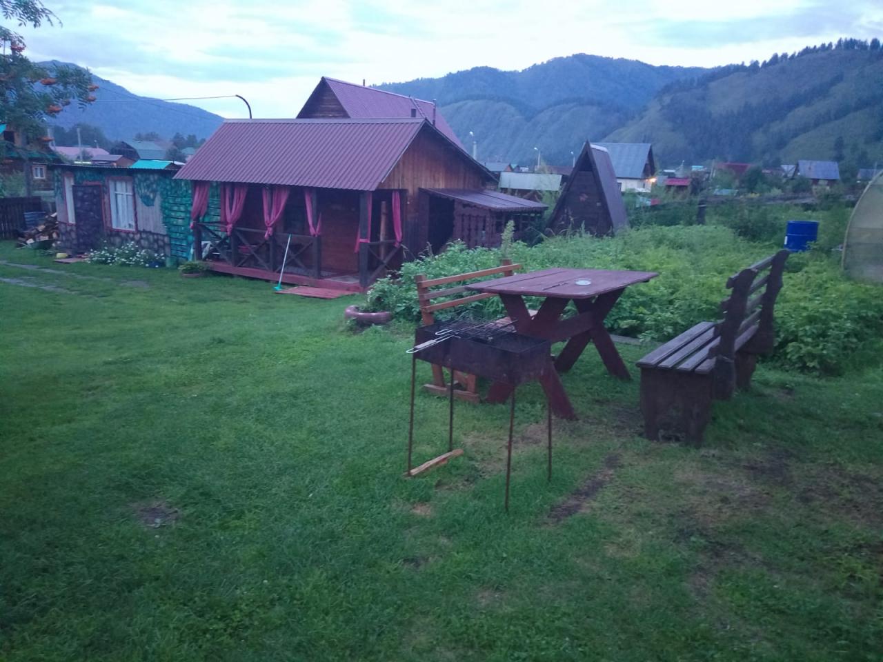 Баня и мангальная зона 