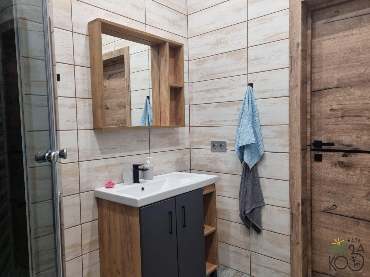 Дом на Алтае у реки Катунь вблизи Манжерока