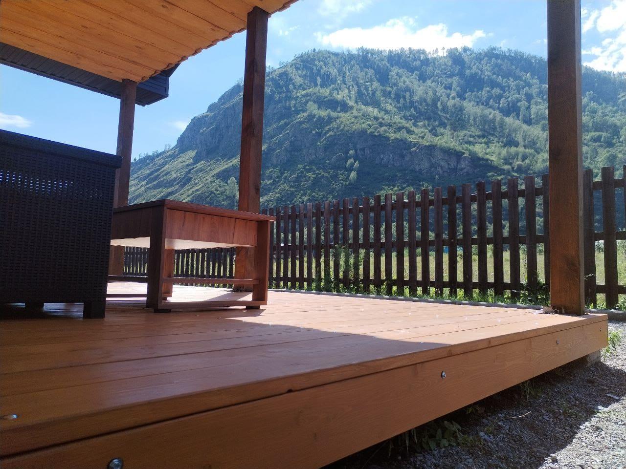 Вид на горы с террасы дома Стандарт