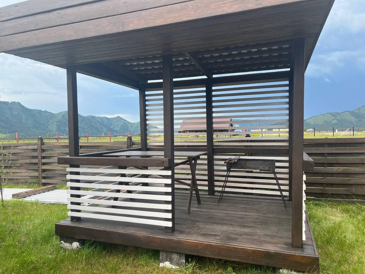 Усадьба Заканцевых, беседка с мангалом