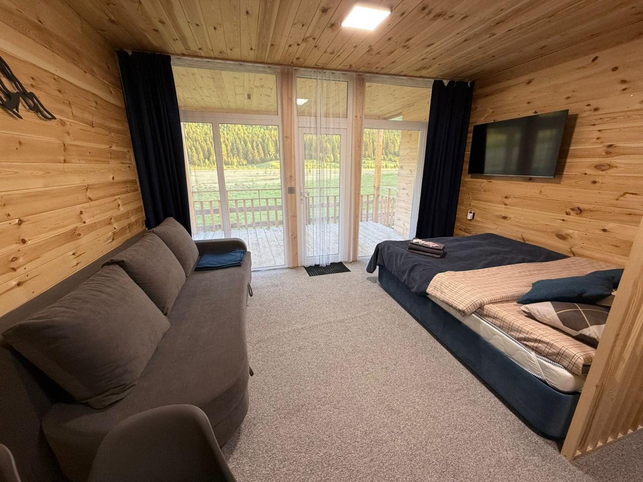 Домик Люкс 2-4-х местный