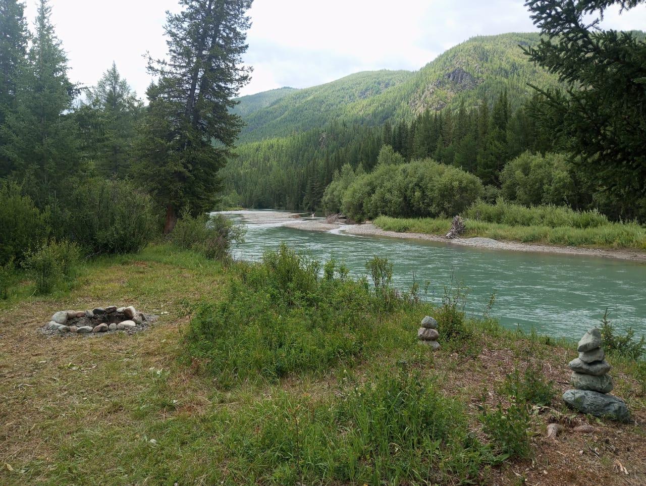  Кемпинг у реки 