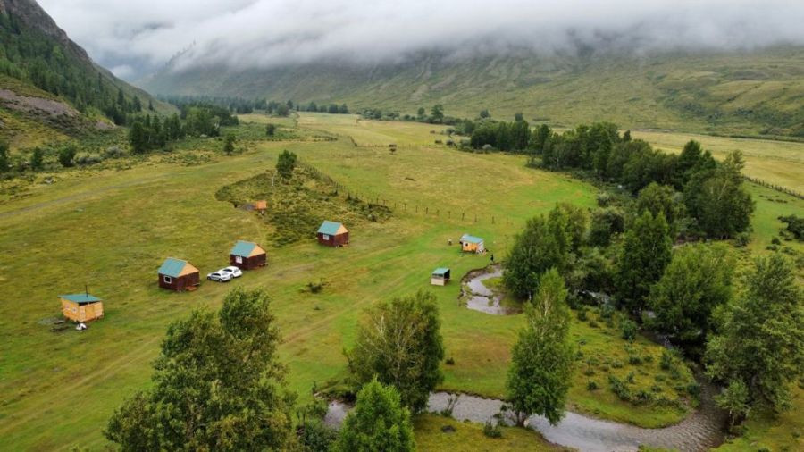 Отдых Чибит у реки Горный Алтай