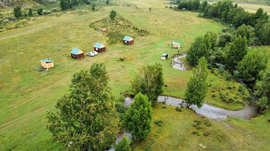 Отдых Чибит у реки Горный Алтай