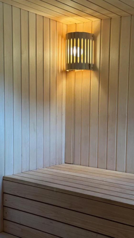 Баня у реки на Алтае