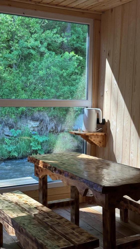 Баня у реки Узнезя на Алтае