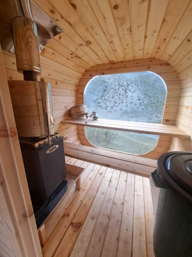 Баня на Алтае у реки Катунь