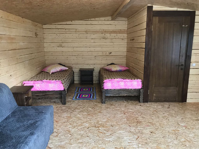 Домик №3, №4 с верандой у ручья