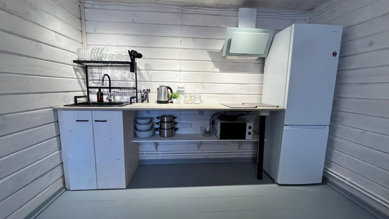 Кухонная зона в 2-х этажном доме