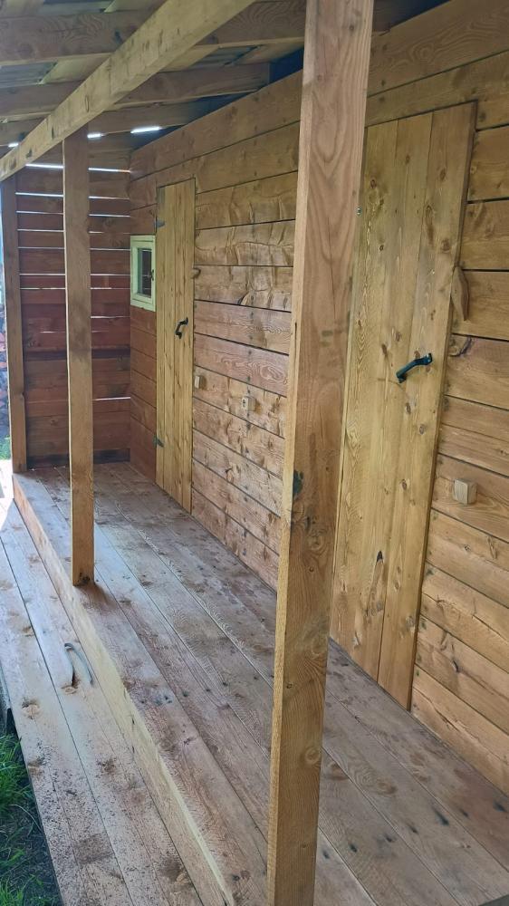 Помещение с пантовыми ваннами на Алтае