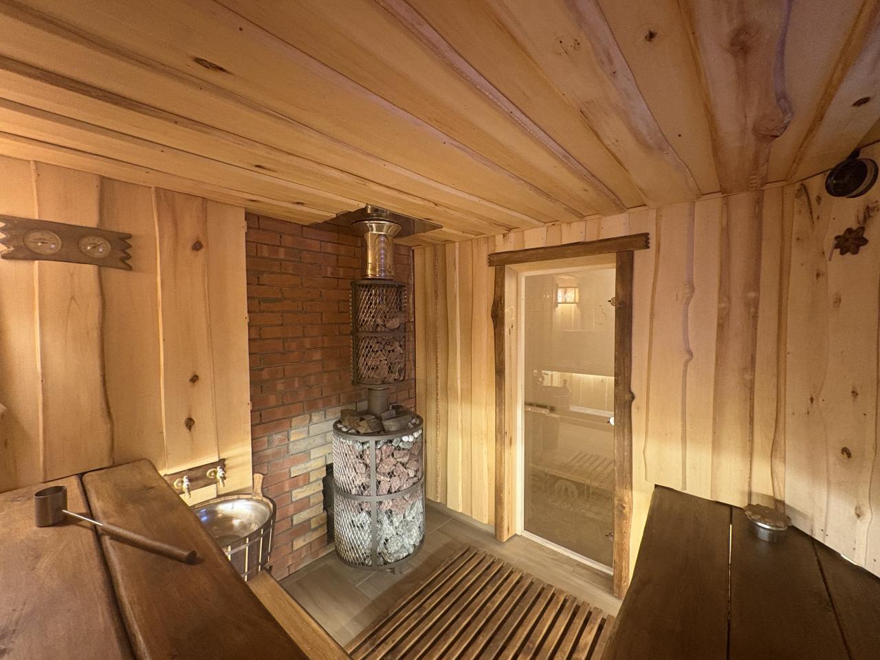 Баня на усадьбе Менжелик