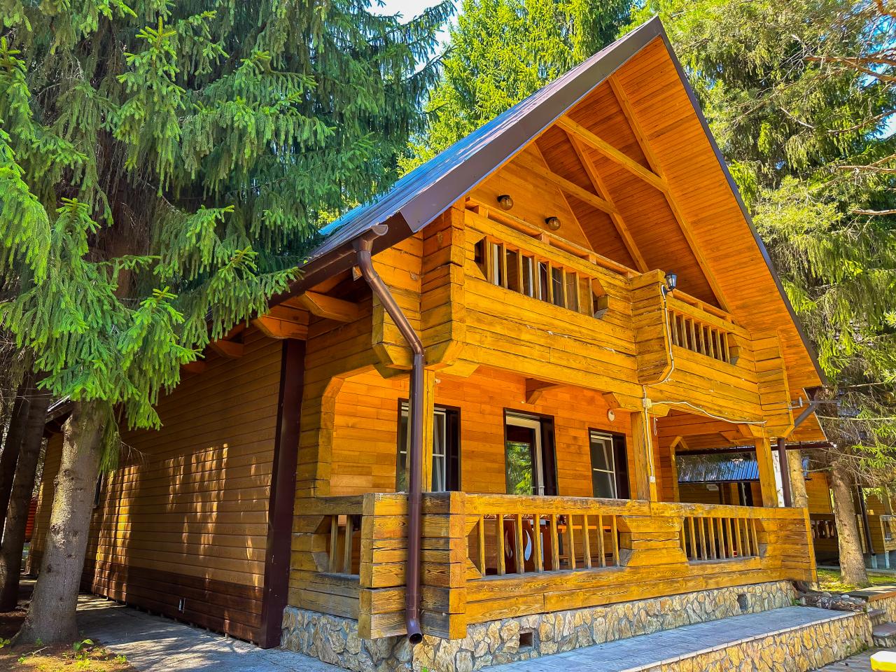 Большой коттедж