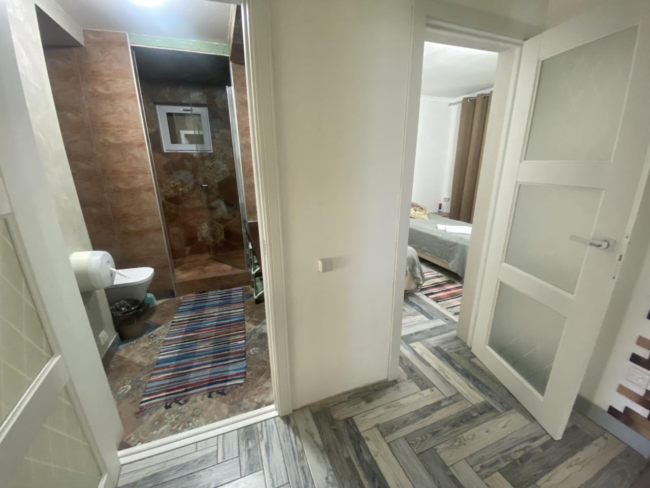 На первом этаже Коттеджа "Апартаменты"