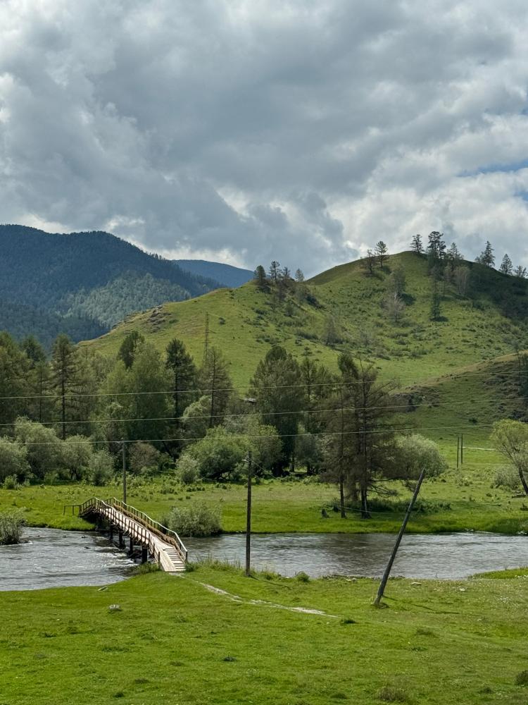 Мостик на остров рядом с усадьбой