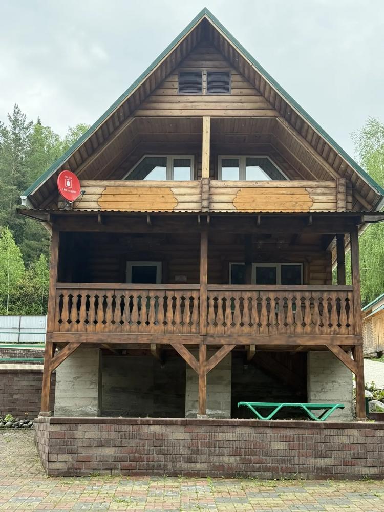 "Бия-Бриз" коттедж в Артыбаше у реки Бия до 8 чел.