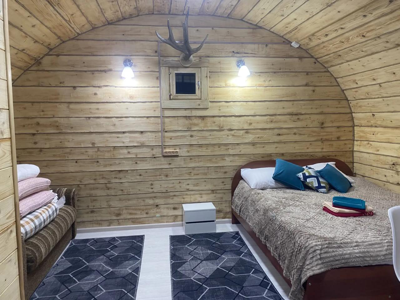 Круглый дом в Кош-Агаче на Алтае у озера