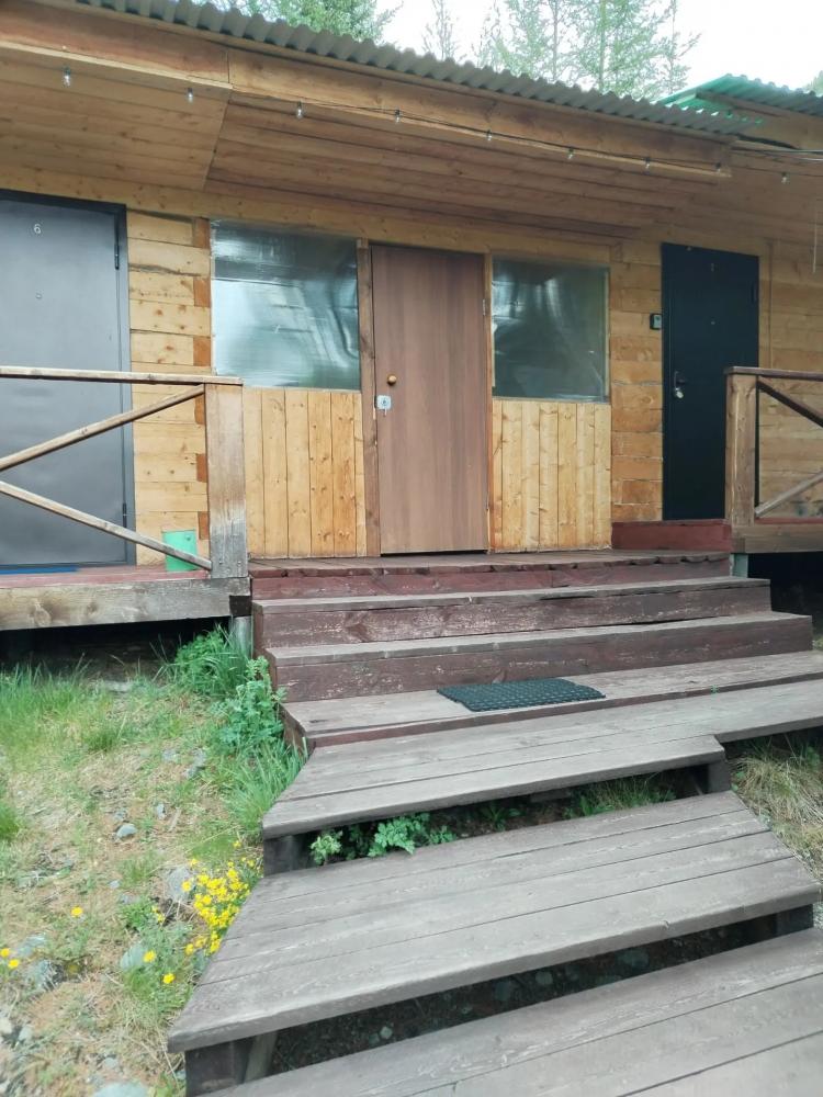 Два дома благоустроенных с общей кухней