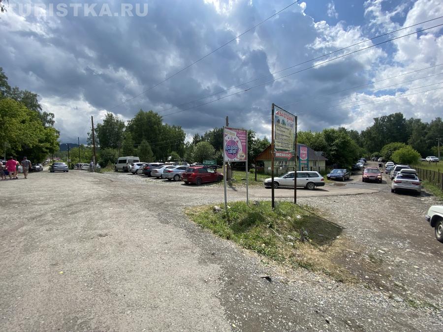 Парковка перед бесплатным пляжем