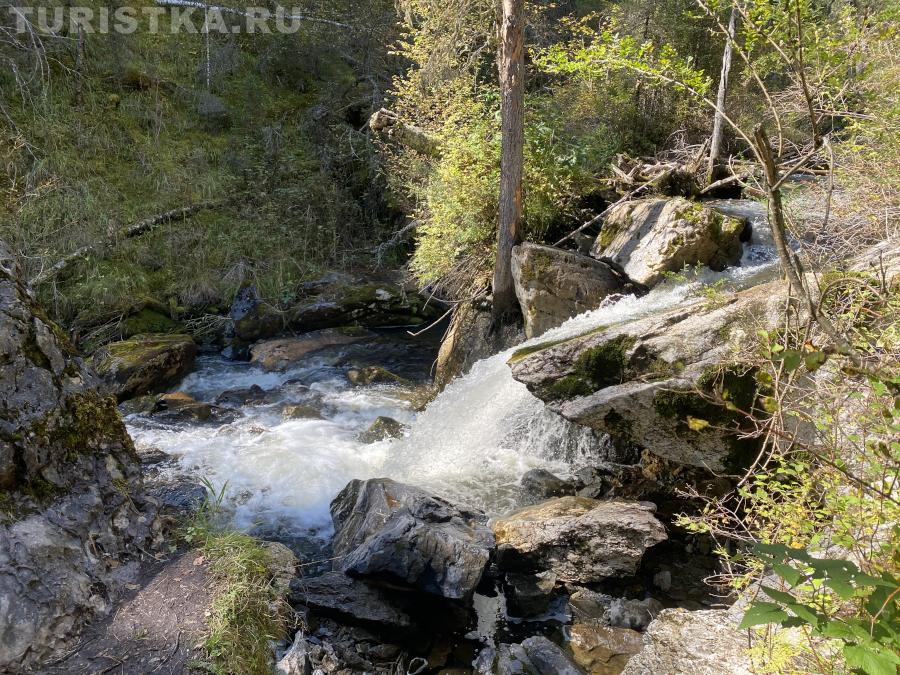 Небольшой каскад перед первым водопадом