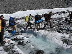 Горный Алтай : Ледник Аккем : Река на леднике