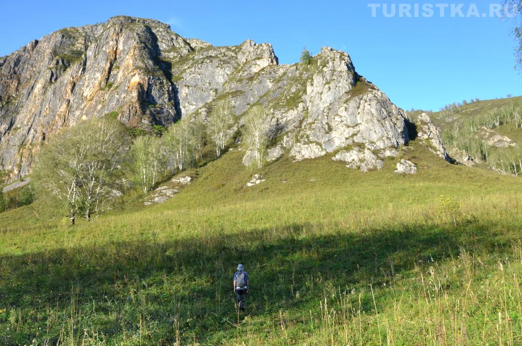 Гора Шаманка, западный склон, который видно с трассы